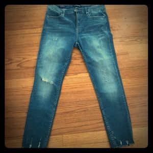 🔥NWOT Vigoss Distressed Jeans